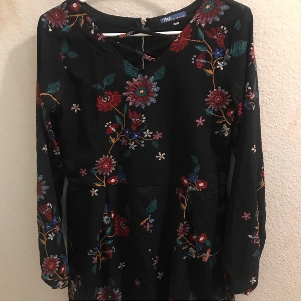 Black Floral Long Sleeve Top NWOT Size 16